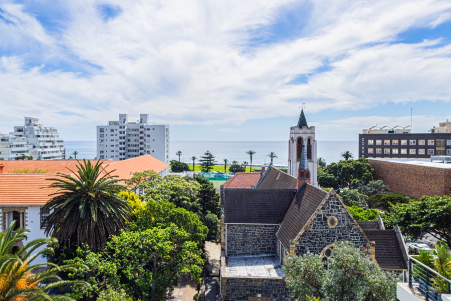 2 Bedroom Property for Sale in Sea Point Western Cape